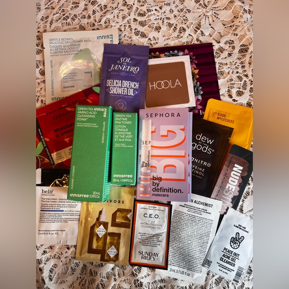 15 piece Beauty Samples Bundle